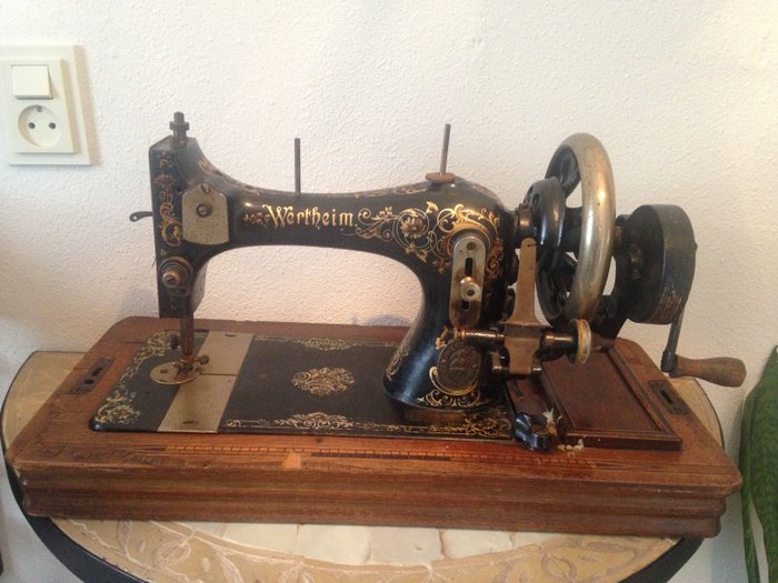 Antieke "Wertheim" naaimachine - van rond 1900