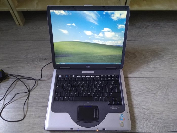 HP Compaq nx9010 vintage notebook - Intel 2.8Ghz CPU, 512MB RAM, 80GB HD, Windows XP - with charger