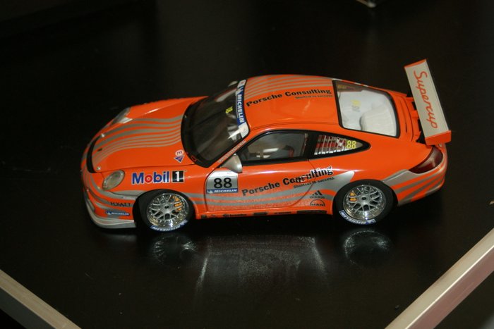 AUTOart - Scale 1/18 - Porsche 911 997 GT3 Cup #88 VIP 2006 - Catawiki