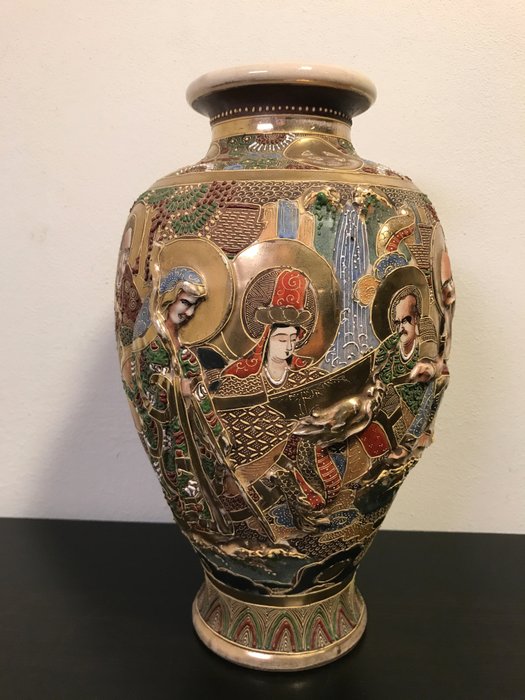 Magnificent antique Satsuma vase - Japan - First half of the 20th century
