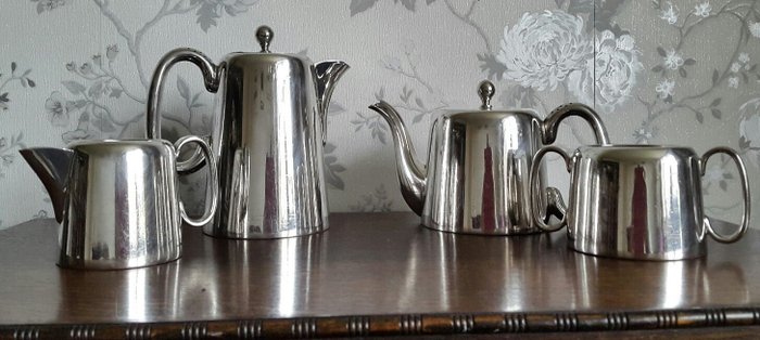 Four-piece tea set in English Sheffield Silver plated metal, marked as Hard Soldered EPNS - England - 1900s