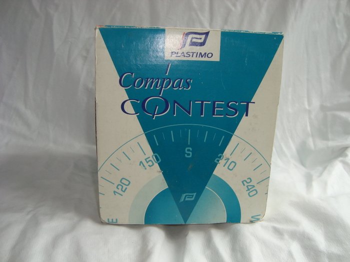 Compass brand Plastimo, type Contest. Approbation Marine Merchands Classe B N° 346 SN
