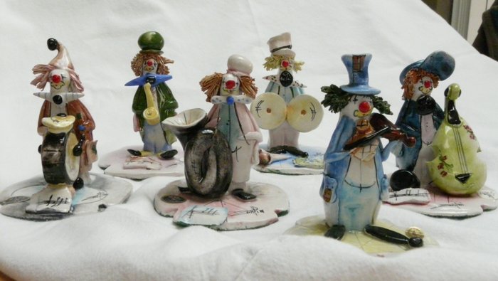 Zampiva - 6 musical clown figures - Italian ceramic, handmade and painted