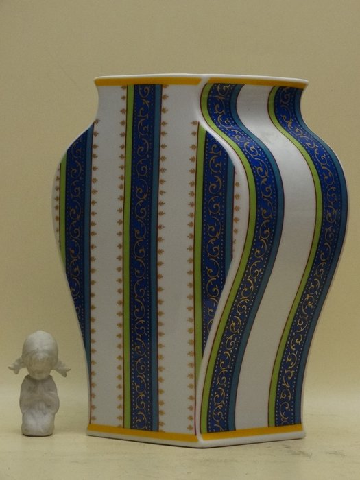 Rosenthal Studio Line - Tadao Amano designed by Guild Kusumam - Ceramic vase