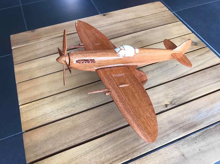 SPITFIRE maquette avion bois 30 cm. - Catawiki