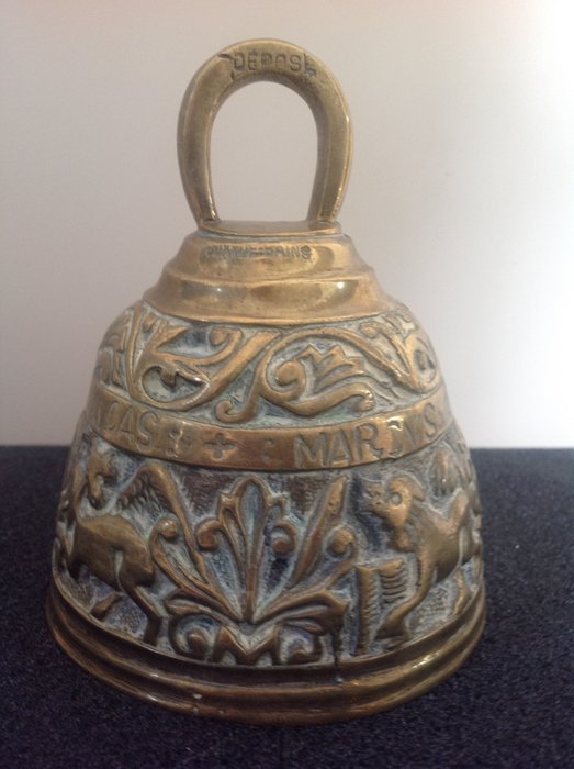 Bronze religious bell with the four names of the Apostles