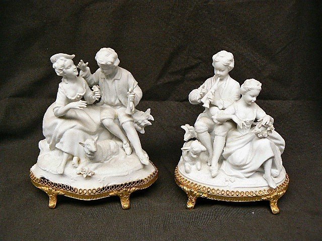 Unterweissbach - Two romantic biscuit porcelain statues