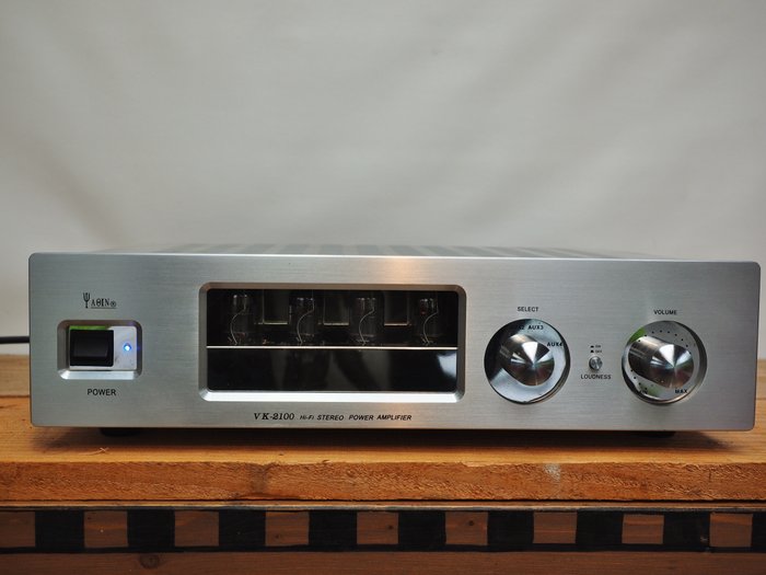 Yaqin VK-2100 hybrid tube amp of particularly high class A quality