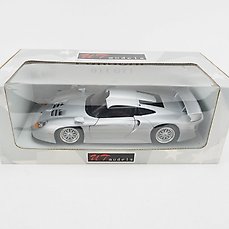 UT Models - Scale 1/18 - Porsche 911 GT1 1997 Silver - Catawiki