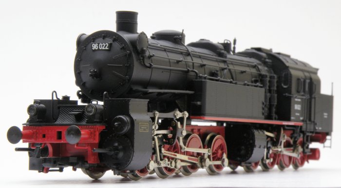 Rivarossi H0 - 1352 - Dampflokomotive BR 96 022 der DR