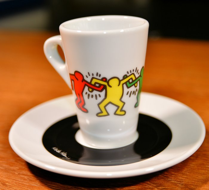 Keith Haring five Espresso Cups with Saucer produced on Original Design by Tognana