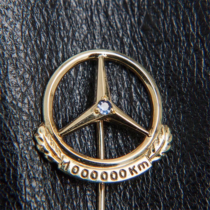 Preview of the first image of Decorative object - Old Polished Mercedes Benz Daimler Gold Pin 1.000.000 Km & Papers - Mercedes-Be.
