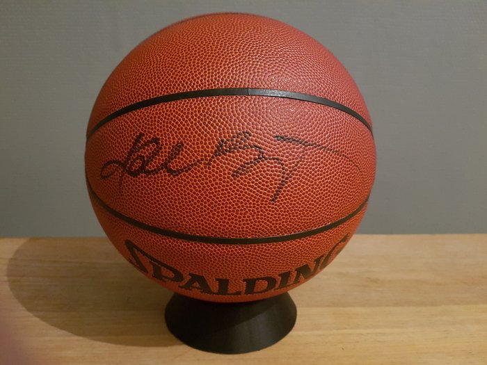 kobe bryant autographed ball