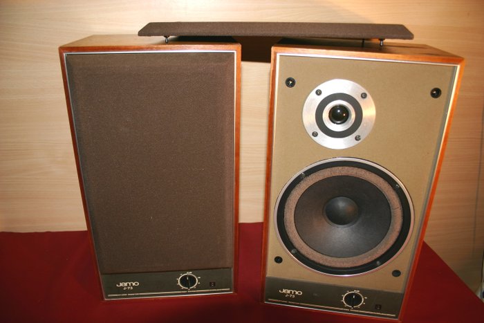 JAMO J-73 studio monitor speakers