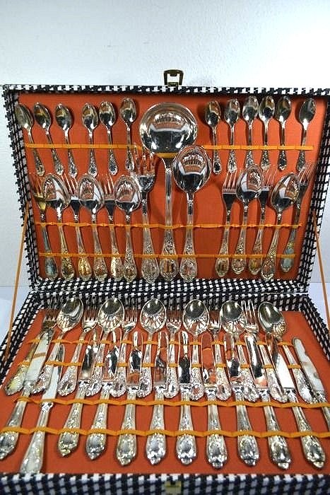 51 - piece cutlery case silver plated A. 800 V. P. C. P Epzing