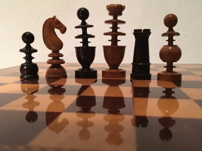 Antique Régence Chess Pieces
