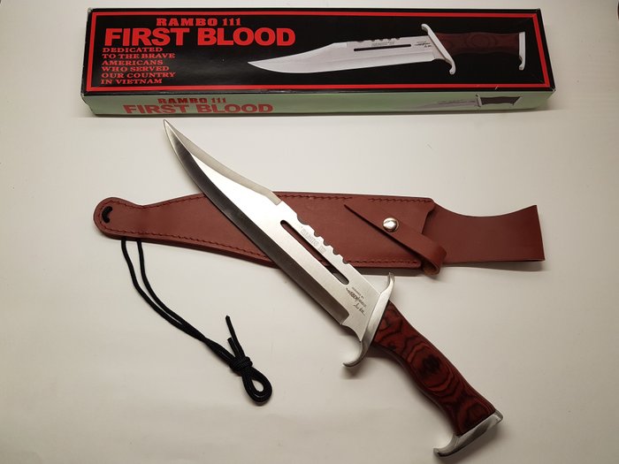 Fantastic and rare and the only Knife Official RAMBO III produced by the Master of Blades "Gil Hibben". The only one authorized by Sylvester Stallone himself to produce it for the film RAMBO 3, and for the Limited edition of Commerce.