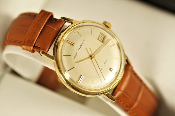 Girard-Perregaux GYROMATIC - 18ct gold (0,750) - 39 Jewels Swiss men's wristwatch 1969s.