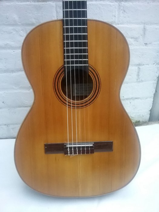 Old Spanish acoustic guitar A. DOTRAS CORDOBA - Solid spruce and mahogany