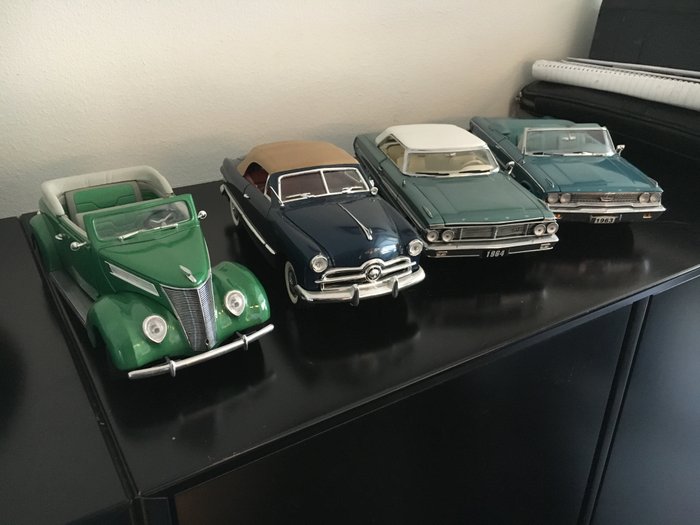 Lot of 4 American cars: 4 x Ford - Catawiki