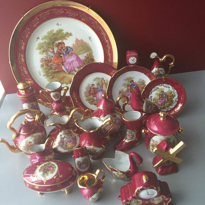 Collectie Limoges porselein 22 miniatuur voorwerpen.
