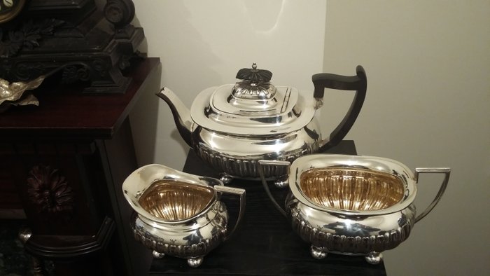 Walker & hall sheffield tea set  hard silver soldered silver plated made in england.