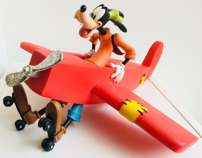 Disney, Walt - Figure - Goofy in plane (1990s)