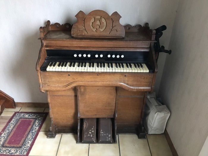 Harmonium - pedal organ, 1920, no reserve