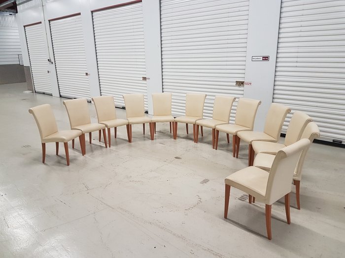 Poltrona Frau - 12 chairs 'Vittoria'