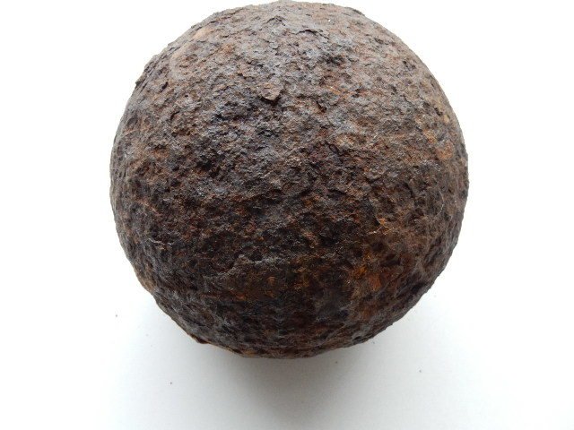 24 pounds cannonball used to destroy ramparts - French 1st Empire period - Rare
