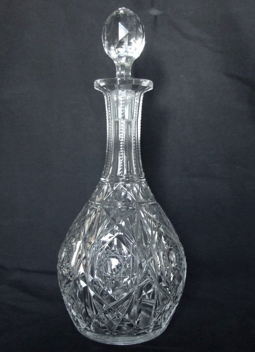 Baccarat crystal wine decanter, Lagny model - signed, France, post- 1936.