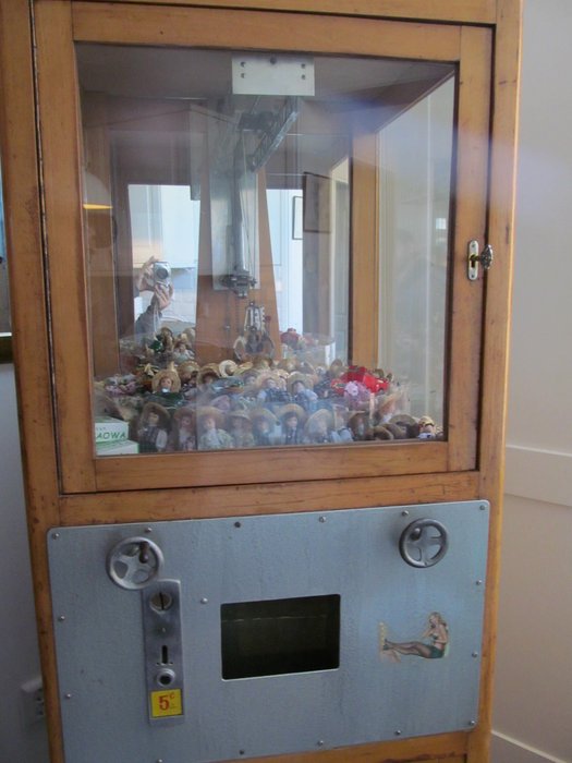 Belgian Claw Machine 1955 in good condition