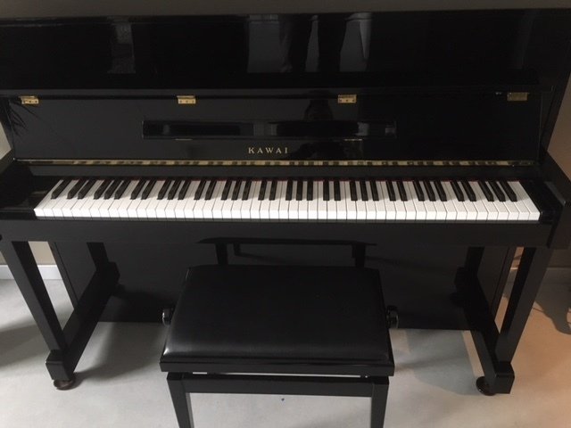 Piano KAWAI CX-5H, coming from Japan, serial number: 2298885, high-gloss black, including matching piano stool