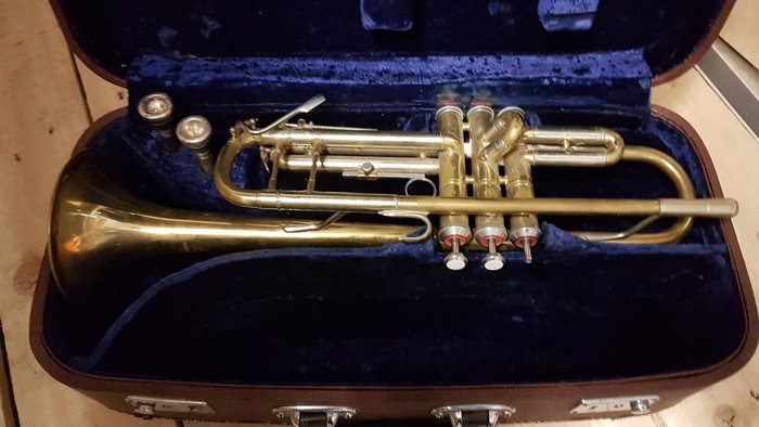 Vintga Lark Trumpet M4015-1 157 China w/ Hard Case