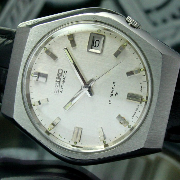  SEIKO Automatic Date Steel Mens Wrist Watch 7025 - 8040