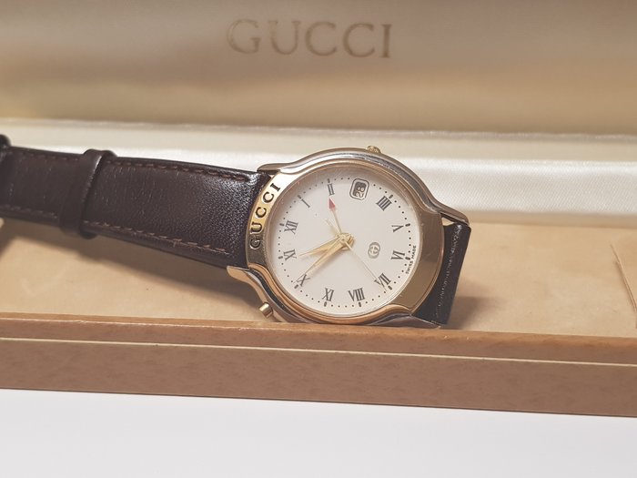 Gucci Mondiale 8200M unisex watch