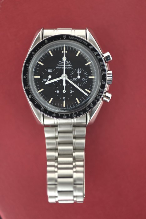 omega speedmaster moonwatch vintage
