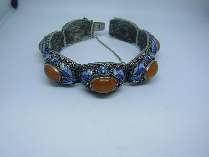 Very old Chinese bracelet with carnelians and enamelled elements, beginning of the 20th century