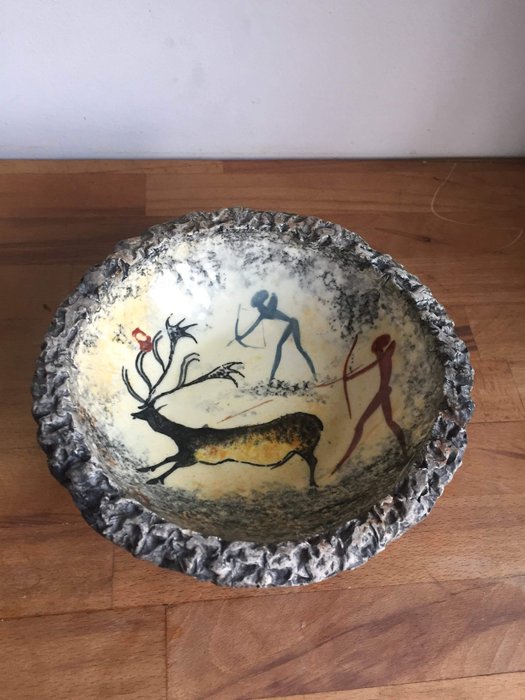 Andre Guiron - Hand painted bowl