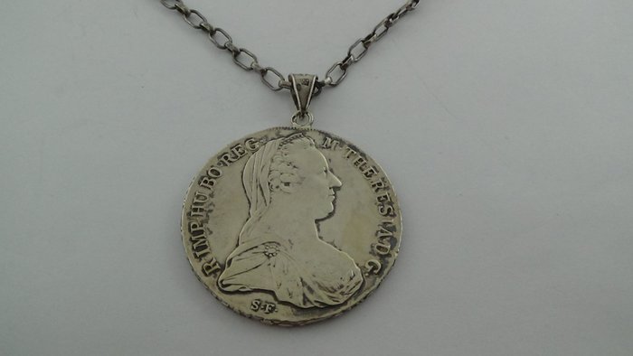Maria Theresia silver coin pendant on a necklace - 1780; necklace length: 81.5 cm