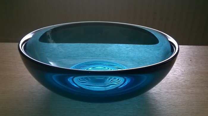 Sven Palmqvist (Orrefors) - blue bowl 'Fuga'