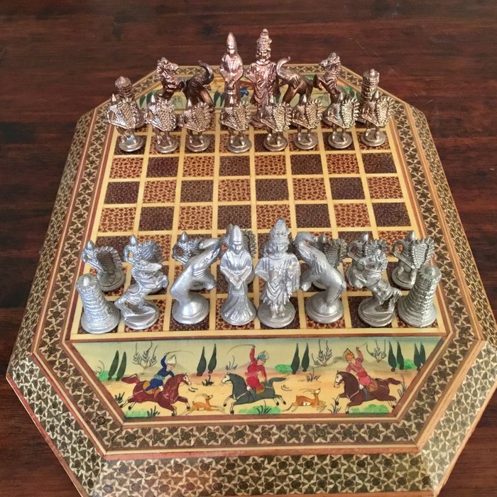 Persian chess set - Metal - Hand-made - Wooden board with Persian painted scenes