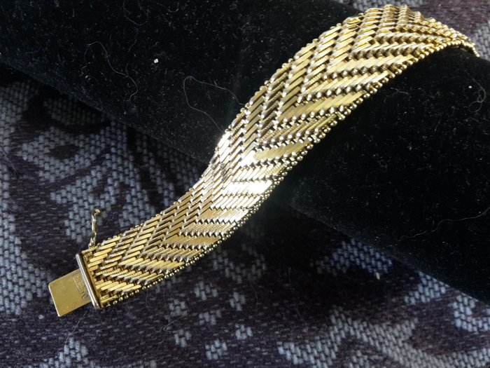 Merchandising Mening Erfenis Wide 18k 750 Gold plated fishbone bracelet with safety lock - Catawiki
