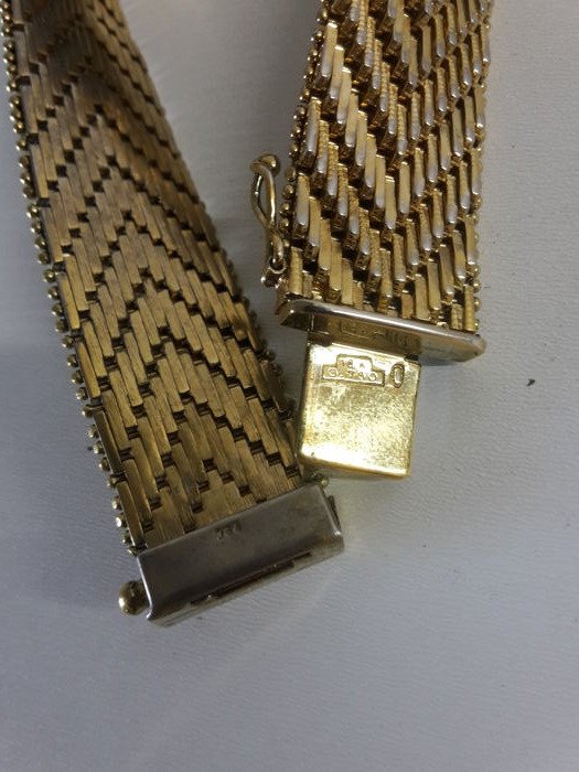 Resoneer Gevangene Op de kop van Wide 18k 750 Gold plated fishbone bracelet with safety lock - Catawiki