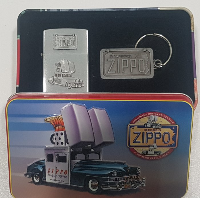 Zippo limited edition "1998 collectible of the Year Full Set" Chrysler Car Flame Icon + Keychains. NEW with Original Box