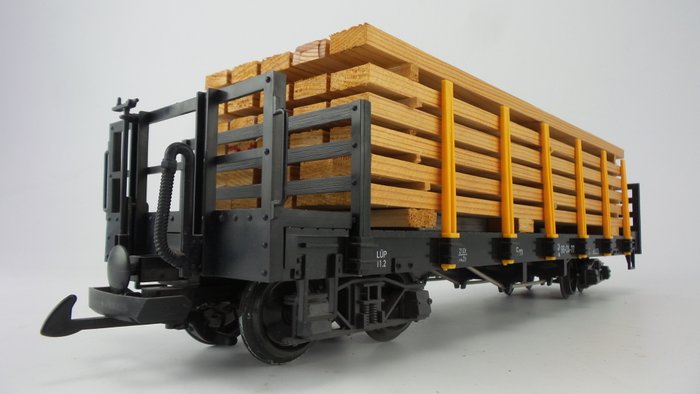 Spoor G - LGB - 45690 - Four axle stake wagon with load of wood of the DR