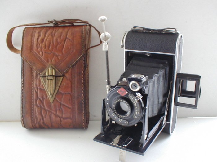 Agfa Billy Record photo camera with a Jgestar 100mm F/7.7 lens