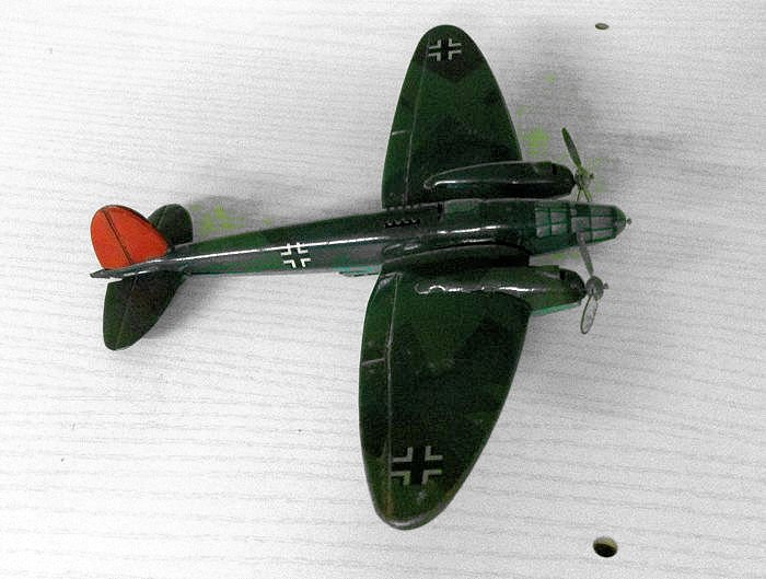 Lehmann, Germany - length 13 cm - Tin Heinkel HE-111 bomber No. 833, 1930s