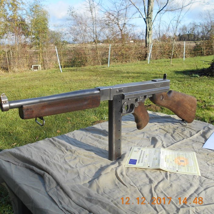 Authentic gunner pistol Thompson M1 (and not a M1A1, it is 3 times more rare!)
