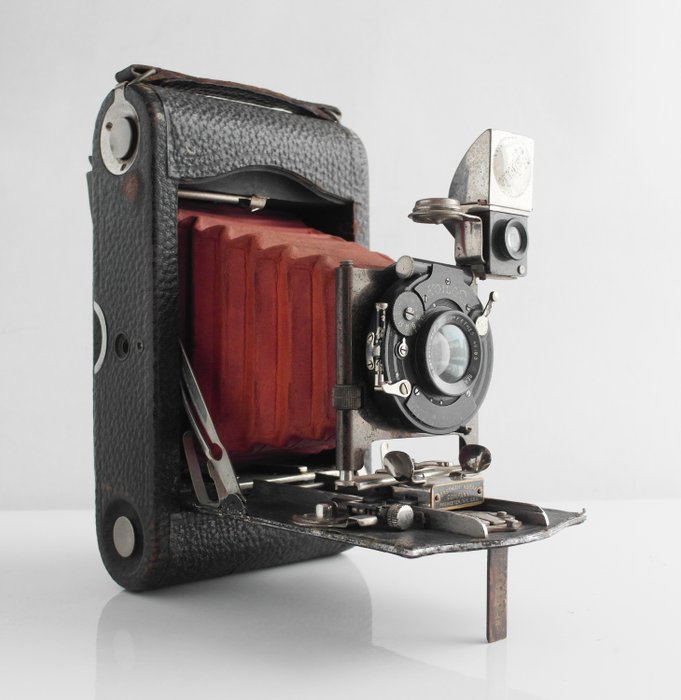 Kodak: No 3 Folding Pocket Kodak Combination Back, red bellows, with Berthiot Eurygraphe no 5 Series iVa F:6 F=120, KOILOS version